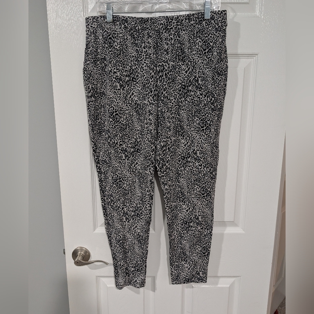 Chico's Black, White and Gray Cheetah Print Leggings in Size 2R (12R)